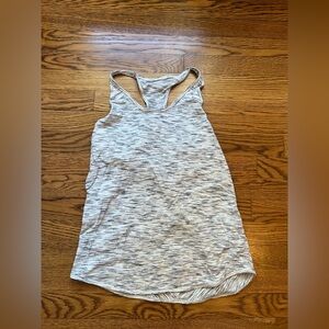 Lululemon top size 2 AMAZING condition